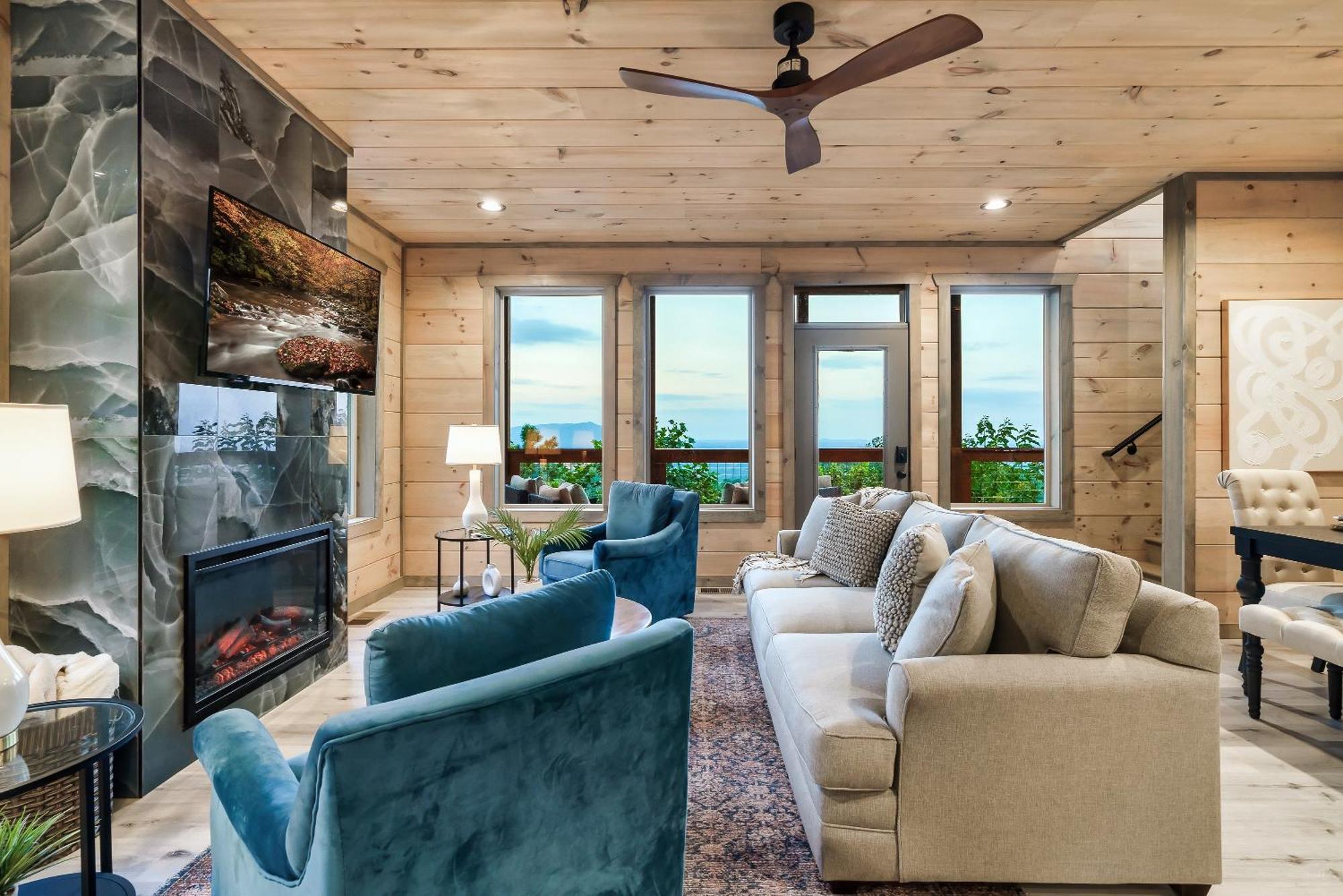 New Luxury Cabin With Stunning Mountainviews,Hottub, Firepit, Fireplace,2 Kingbeds, 2 Covereddecks,Bbqgrill, Shuffleboard And Pool Access Sevierville Bagian luar foto